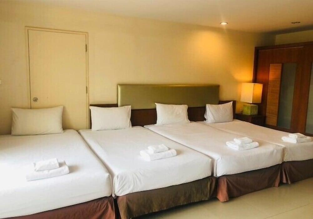 Bella Villa Cabana Room Type - Quadruple Room With Balcony -No Pet Bella Villa Cabana Room Type - Quadruple Room With Balcony -No Pet