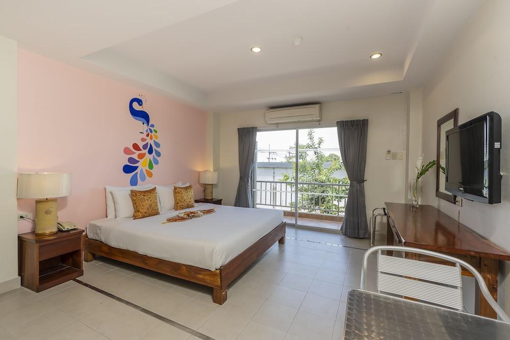 Bella Villa Pattaya 3rd Road Room Type - Standard Room Balcony and Kitchenett Bella Villa Pattaya 3rd Road Room Type - Standard Room Balcony and Kitchenett