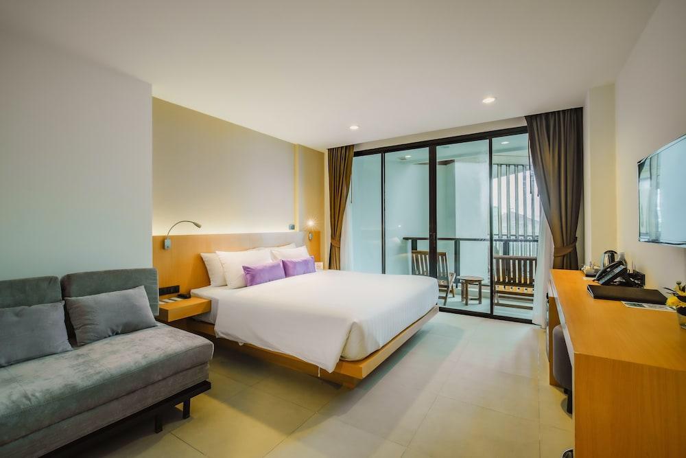 The Lunar Patong Room Type - Superior King Room
