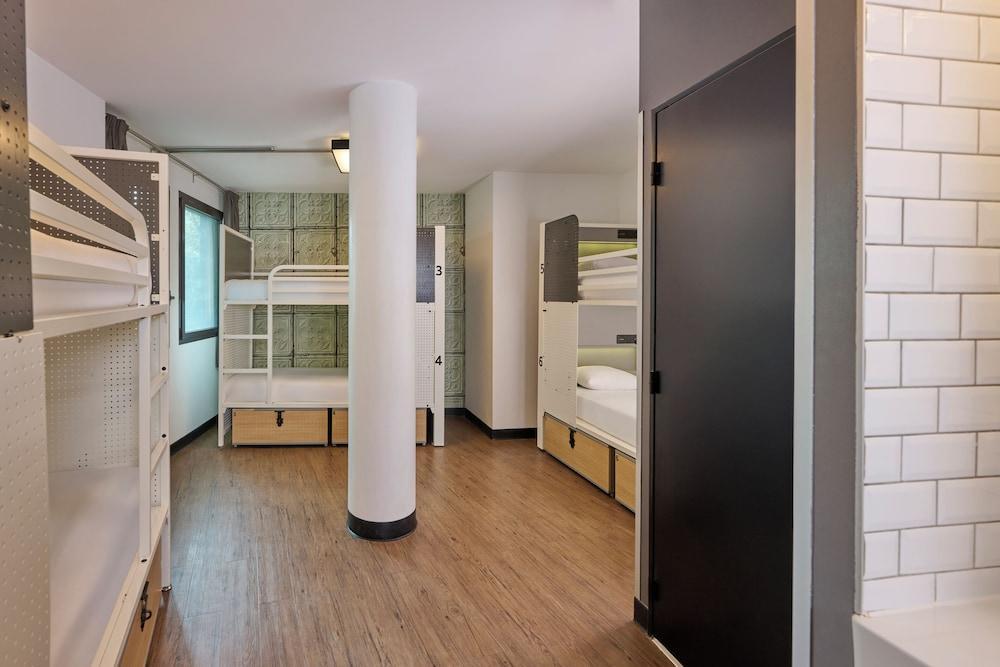 Generator Paris Room Type - Bed in 6-Bed Dorm