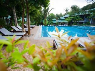 Dream Valley Resort Tonsai Beach - Tap to explore photos