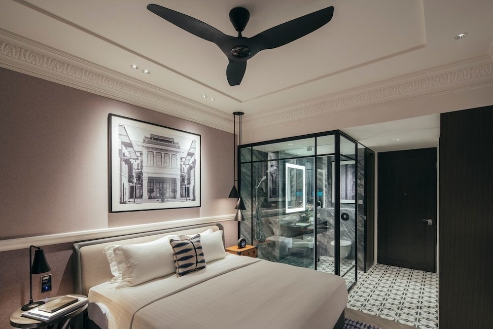Grand Park City Hall Room Type - Crystal Club Deluxe Room