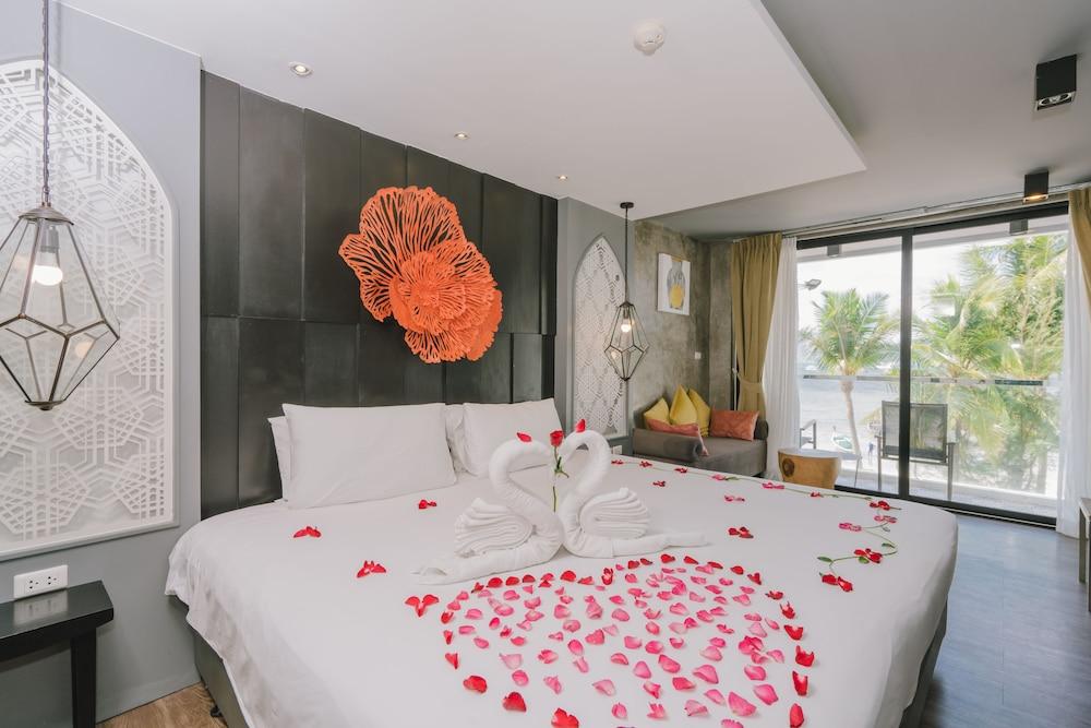 Patong Signature Boutique Hotel - Tap to explore photos