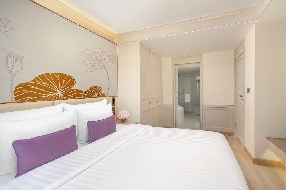 Centre Point Sukhumvit 10 Room Type - One Bedroom Balcony Residence Suite