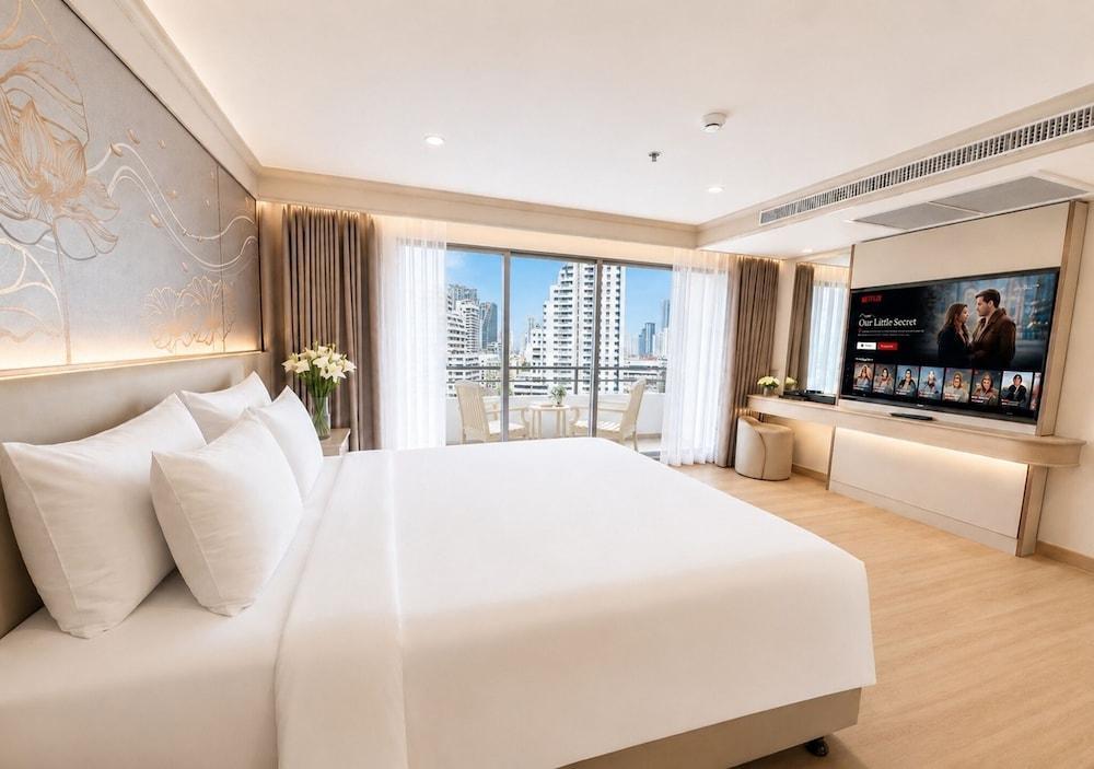 Centre Point Sukhumvit 10 Room Type - Three-Bedroom Family Grand Suite Centre Point Sukhumvit 10 Room Type - Three-Bedroom Family Grand Suite