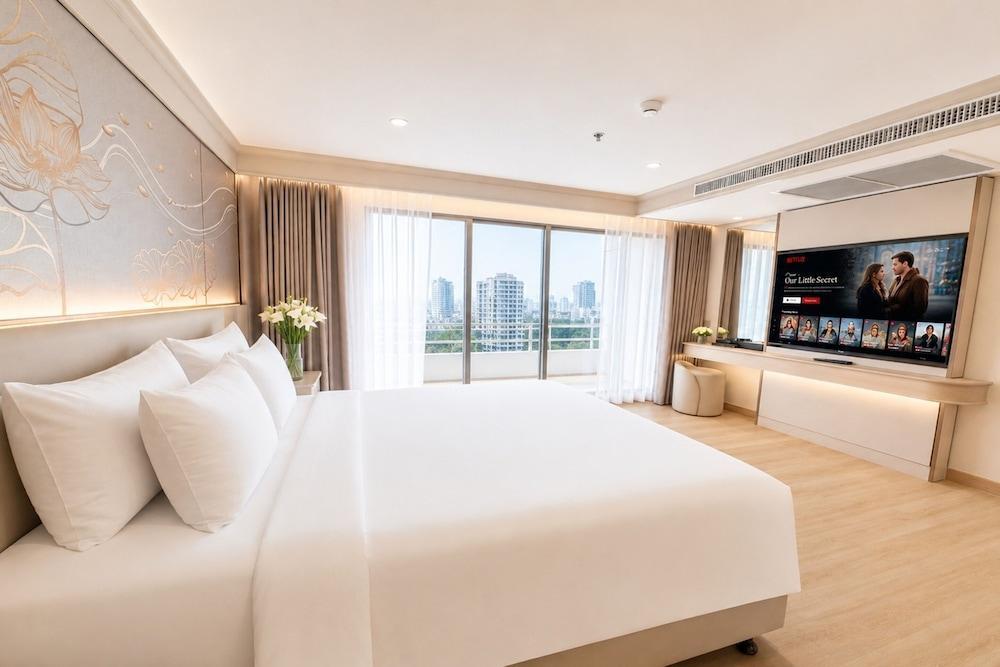 Centre Point Sukhumvit 10 Room Type - Three Bedroom Family Grand Suite - Lakeview Centre Point Sukhumvit 10 Room Type - Three Bedroom Family Grand Suite - Lakeview