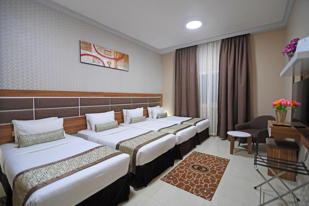 Emirates Stars Hotel Apartments Dubai Room Type - Luxury Quadruple Room