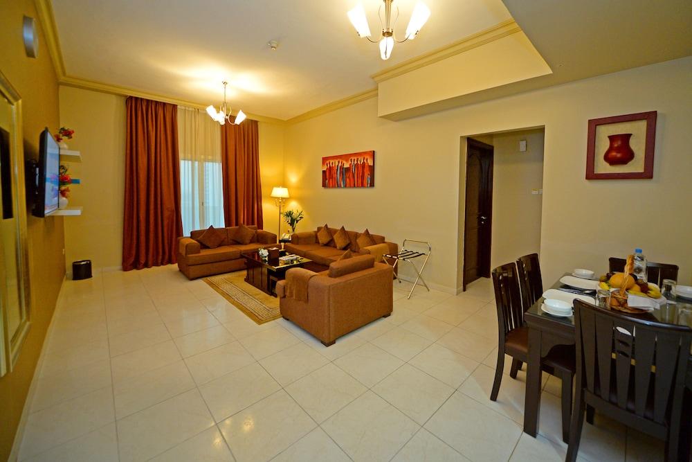 Emirates Stars Hotel Apartments Dubai Room Type - Deluxe Double Room