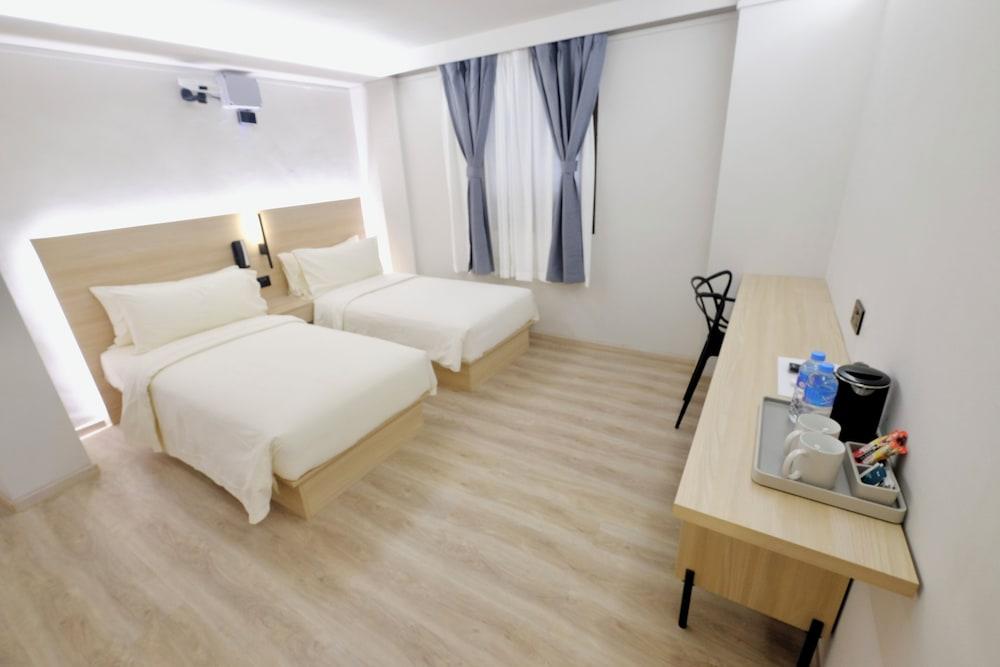Rest Bugis Hotel Room Type - Deluxe Twin Room