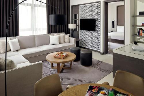 Hotel Boulevard, Autograph Collection Room Type - Junior King Suite with Balcony and City View Hotel Boulevard, Autograph Collection Room Type - Junior King Suite with Balcony and City View