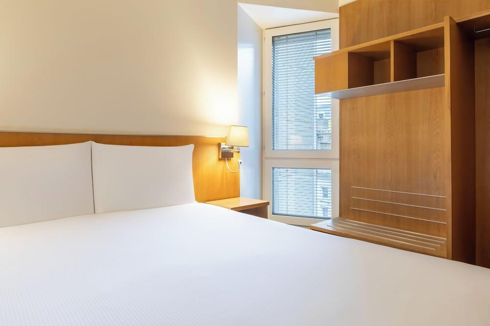 STG Hotel London Oxford Street Room Type - Classic Double Room