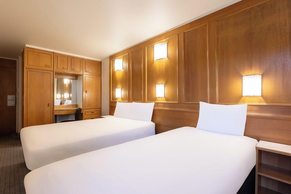 STG Hotel London Oxford Street Room Type - Classic Triple Room
