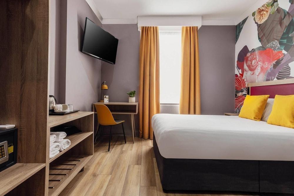 Comfort Inn Victoria Room Type - Standard Double Room