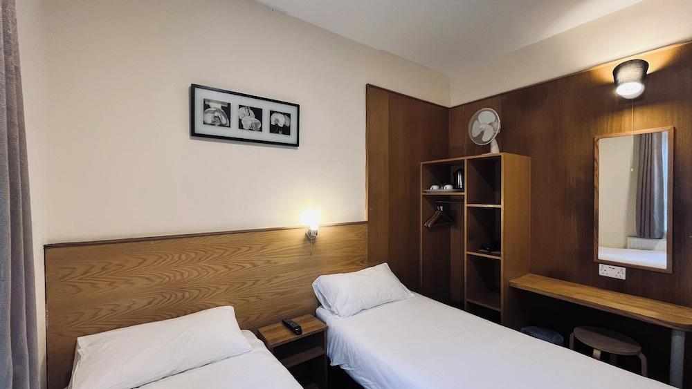 Arriva Hotel Room Type - Twin Room
