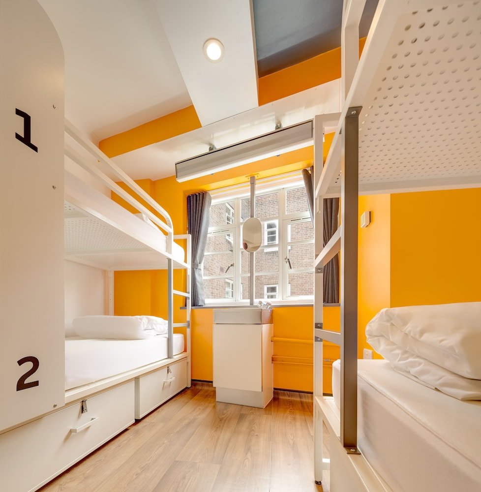 Generator Hostel London Room Type - Private 4 bed Room - Shared Bathrooms