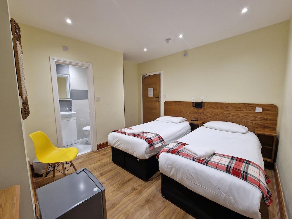 Hotel 65 Room Type - Twin Room
