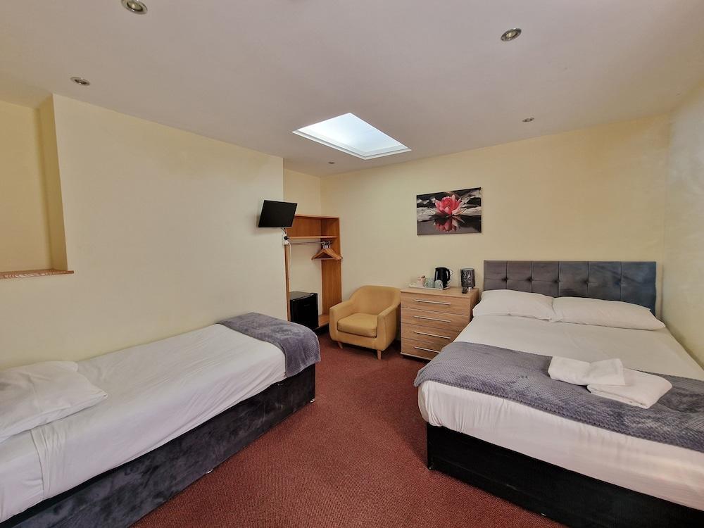Hotel 65 Room Type - Triple Room