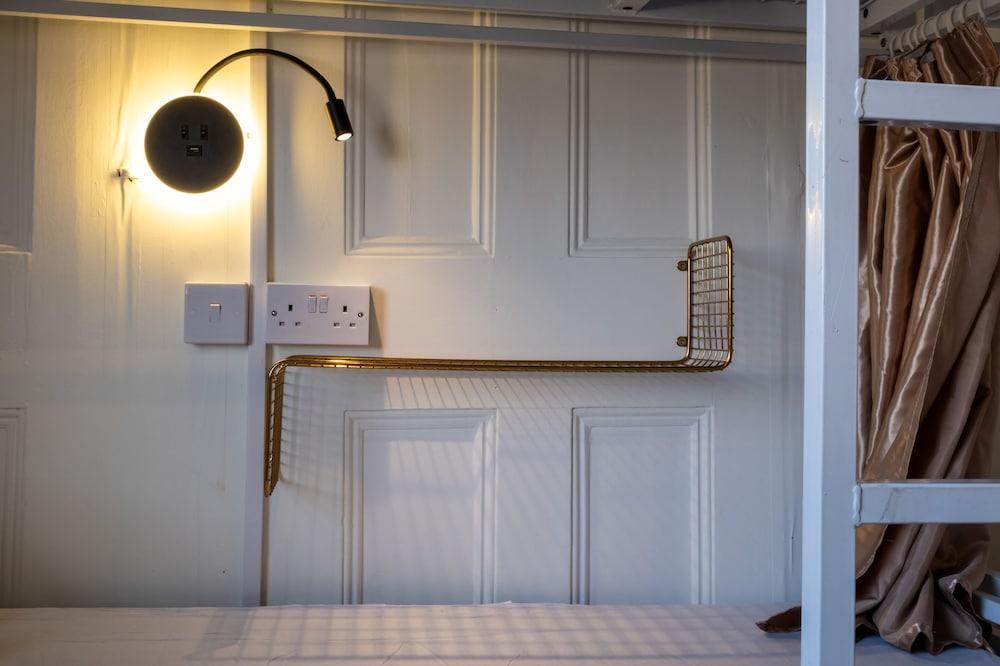 Book a Bed Hostels Room Type - Shared Dormitory, Mixed Dorm (6 Bed)