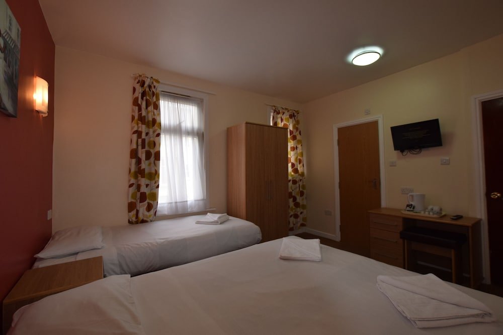 Cranbrook Hotel Room Type - Triple Room