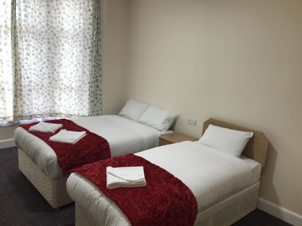 Woodlands Lodge Ilford London Room Type - Basic Twin Room