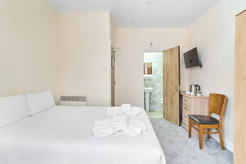 Woodlands Lodge Ilford London Room Type - Double Room, 1 Double Bed, Ensuite