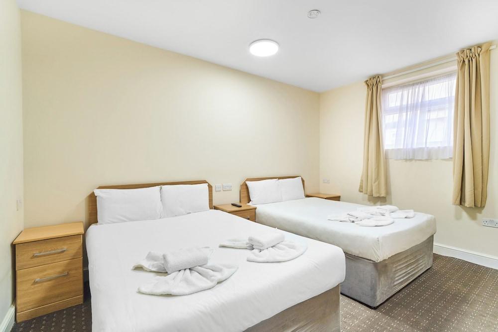 Woodlands Lodge Ilford London Room Type - Triple Room, Ensuite
