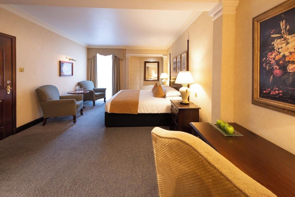 Millennium Hotel and Conference Centre Gloucester London Room Type - Luxury Suite