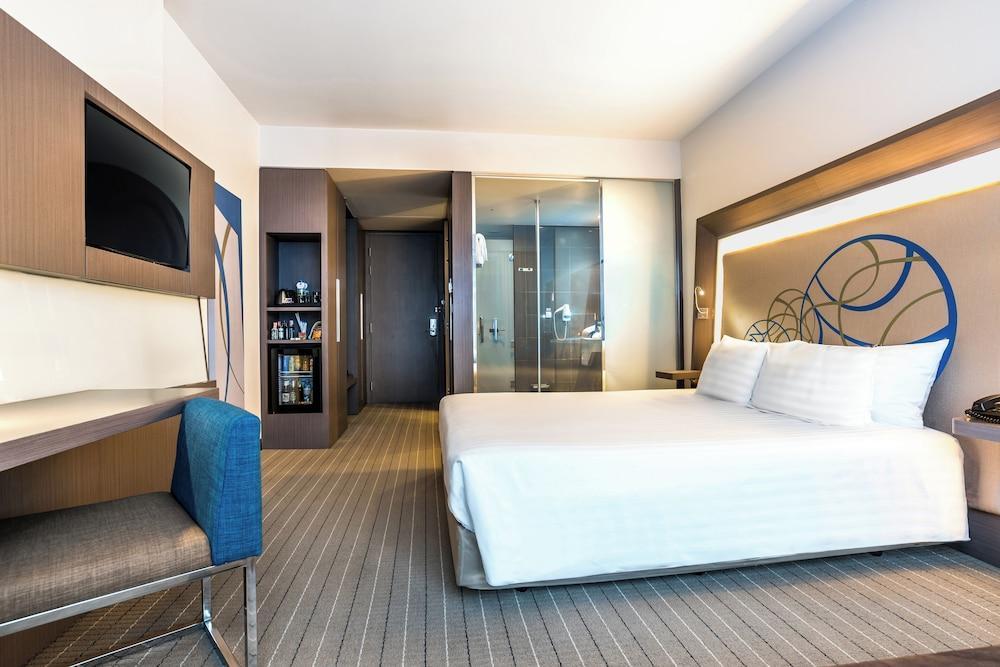 Four Points by Sheraton Bangkok Ploenchit Room Type - Superior Room, 1 King Bed