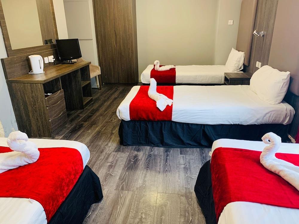 Hotel Lily Room Type - Quadruple Room