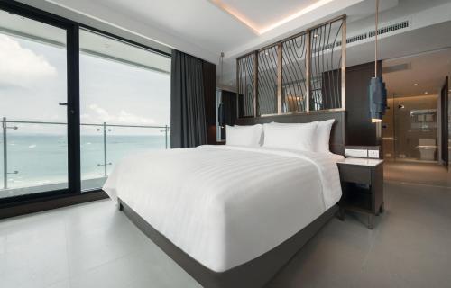 Mytt Hotel Pattaya - Tap to explore photos