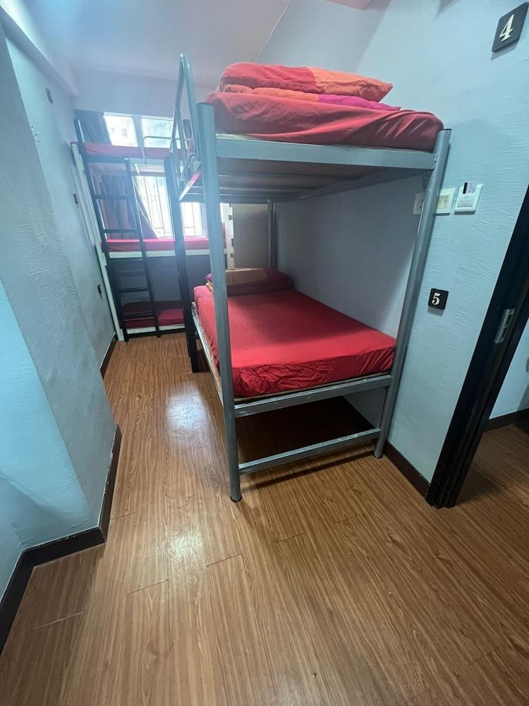 Check Inn HK Room Type - Three-Bedroom Apartment with 5 Bunk Bed Check Inn HK Room Type - Three-Bedroom Apartment with 5 Bunk Bed