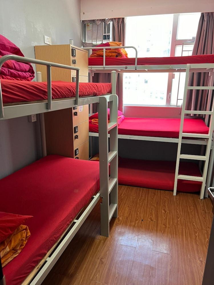 Check Inn HK Room Type - Economy Quintuple Room with Shared Bathroom