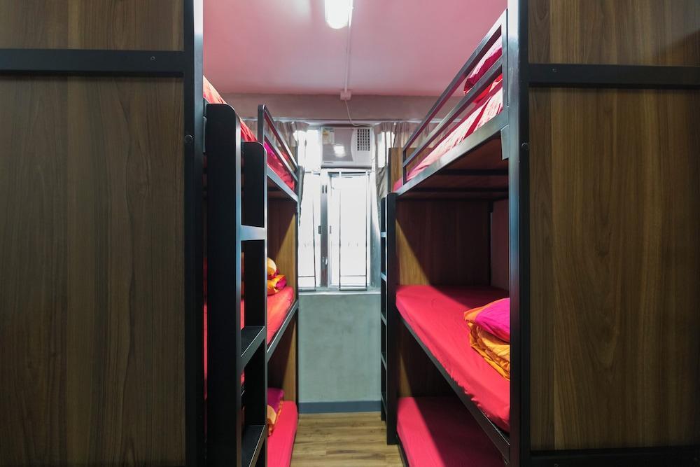 Check Inn HK Room Type - Single Bed in 6-Bed Mixed Dormitory Room with Shared Bathroom Check Inn HK Room Type - Single Bed in 6-Bed Mixed Dormitory Room with Shared Bathroom