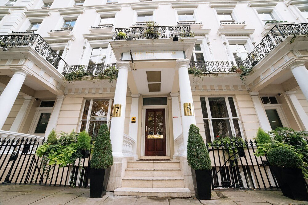 The Premier Notting Hill - Tap to explore photos