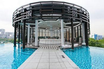 Momentus Hotel Alexandra - Tap to explore photos
