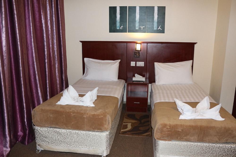 Mariana Hotel Deira Room Type - Family Quadruple Room