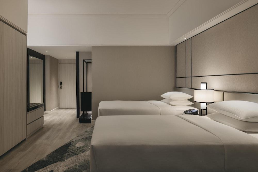 Hilton Singapore Orchard Room Type - Deluxe Room, 2 Twin Beds