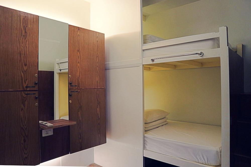 Suneta Hostel Khaosan Room Type - 4 Bed Female Dormitory