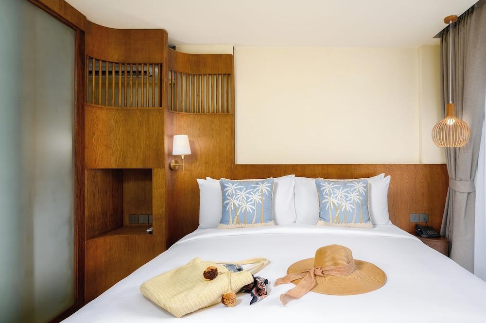 Arinara Beach Resort Phuket Room Type - Premium Pool Access Garden View