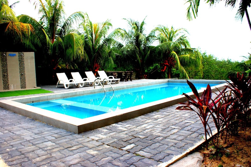 Pemandangan Indah Guest House - Look Out Point - Tap to explore photos