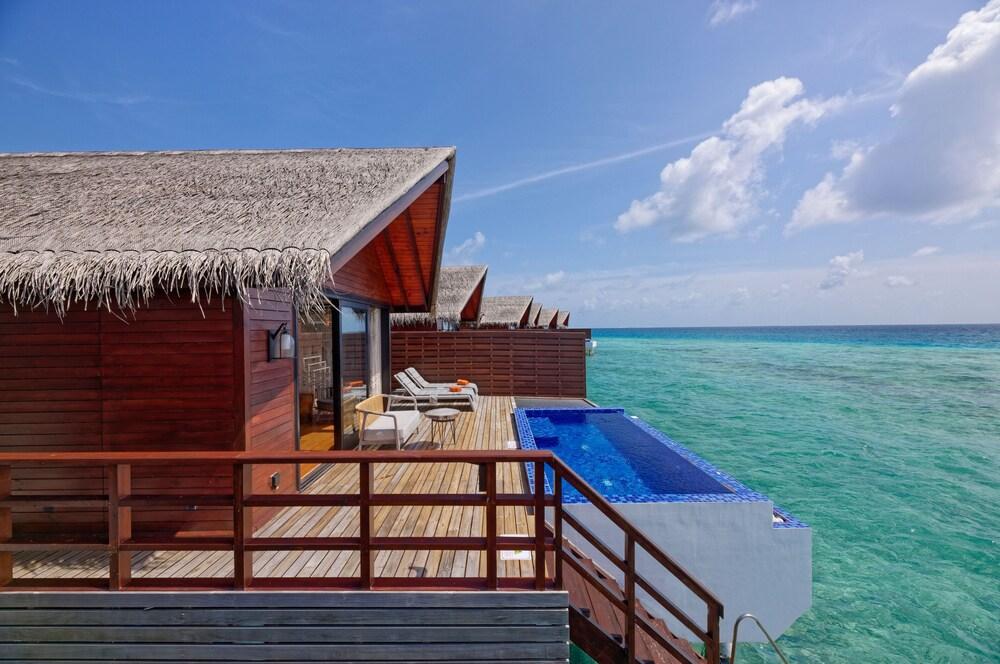 Grand Park Kodhipparu Maldives Room Type - Pool Water Villa