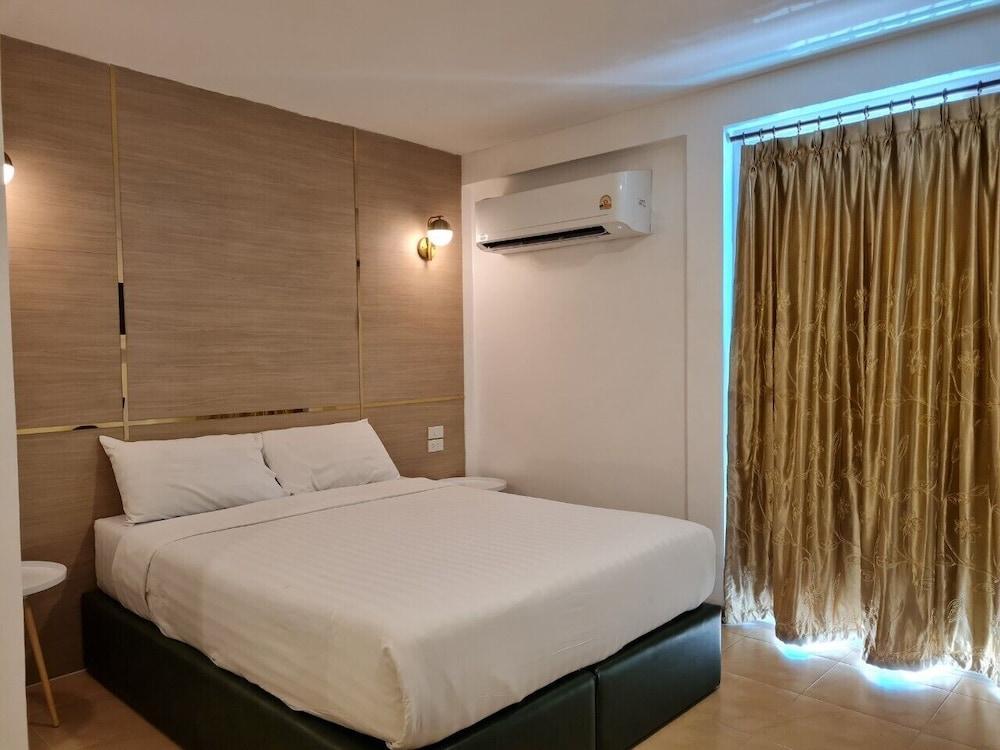 Opal House Hotel & Restaurant Room Type - Studio, 1 Double Bed, Sea View