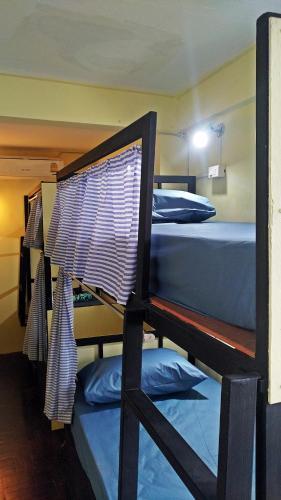 Pailin Guest House - Tap to explore photos