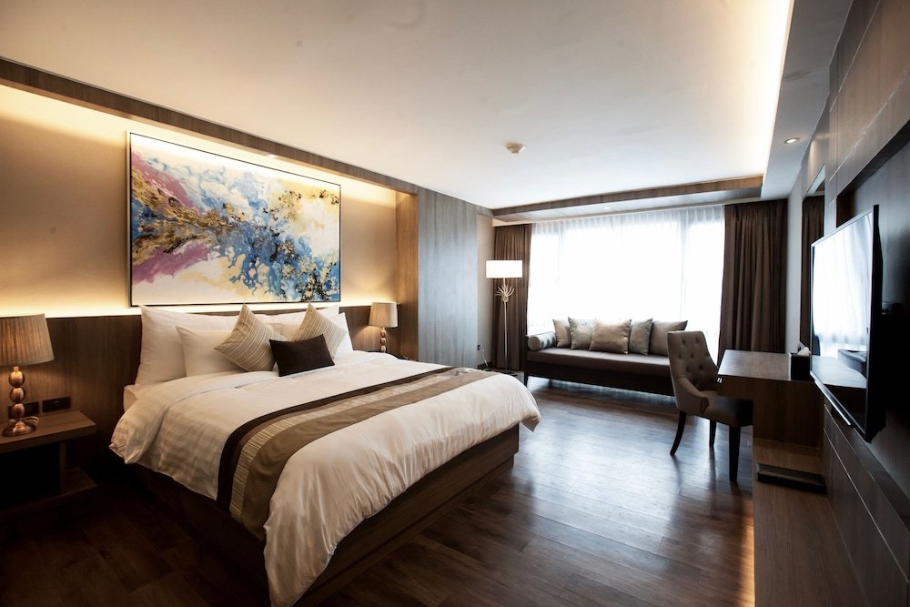 Arte Hotel Bangkok Room Type - Premier Room (1 Double Bed)