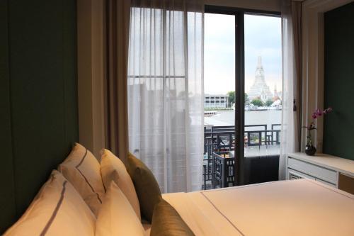 Riva Arun Bangkok - Tap to explore photos