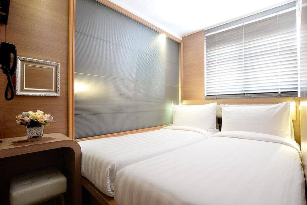 Bluejay Residences Ap Lei Chau - Tap to explore photos