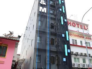 M & M Hotel KL Sentral - Tap to explore photos