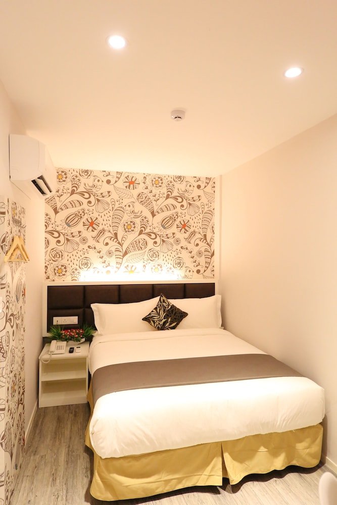 M & M Hotel KL Sentral Room Type - Standard Room, 1 Queen Bed, No Windows