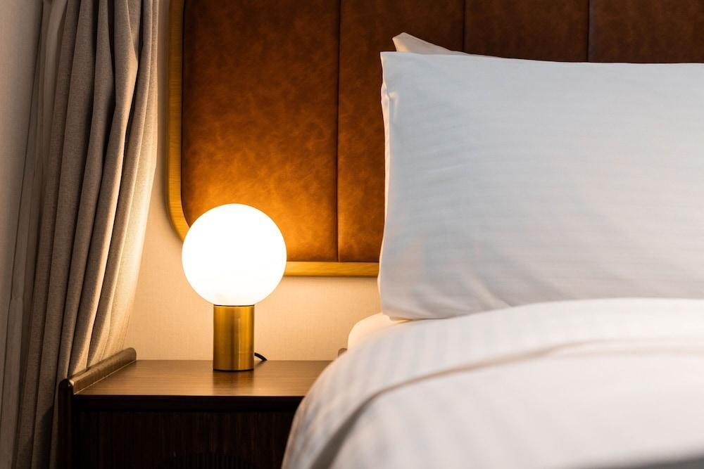 Dash Living On Hollywood Room Type - Deluxe King Room