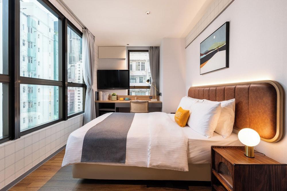 Dash Living On Hollywood Room Type - Deluxe Queen Room